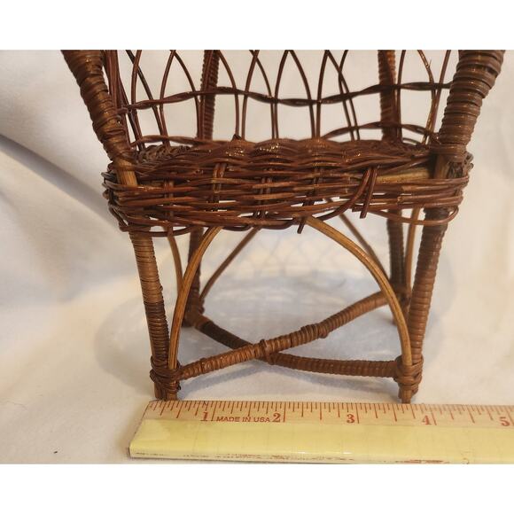 Vtg Wicker Rattan Doll Miniature Furniture 8 Pieces 2 Chairs 2 Tables2 Loveseats - Picture 6 of 10